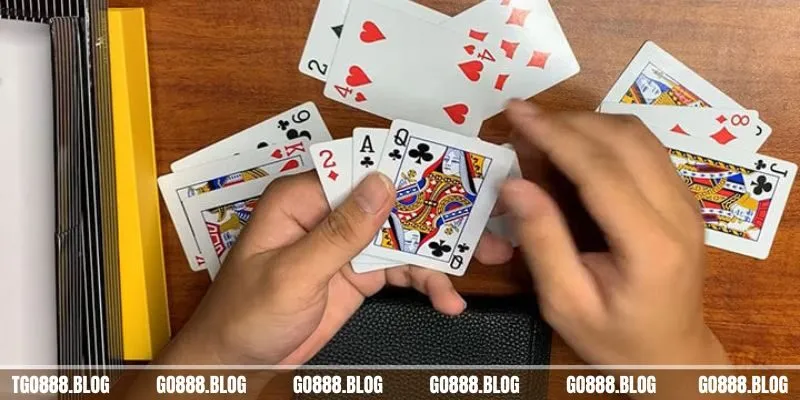Thủ Thuật Chia Bài Liêng - Kinh Nghiệm Bạn Phải Biết 2 Nắm chắc các bước giấu bài để đổi